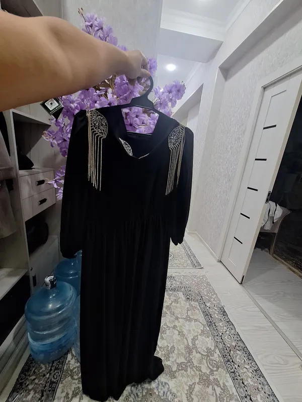 платье с длинным рукавом платье с длинным рукавом