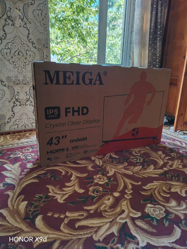 Meiga 43" Smart TV 1