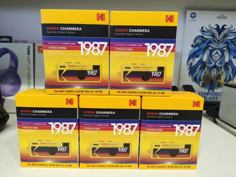 Цифровая мини-камера Kodak Charmera (Брелок) | Ретро-стиль 90-х