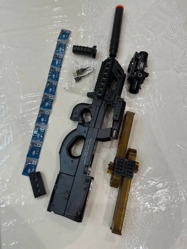 Игрушечный автомат P-90 стреляющий орбизами 3