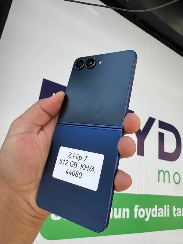 Samsung Z Flip 7 1