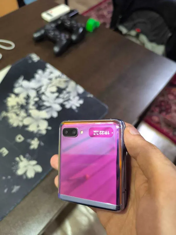 Samsung Galaxy Z Flip 256GB Mirror Purple оригинал привезён из Украины — фото 2
