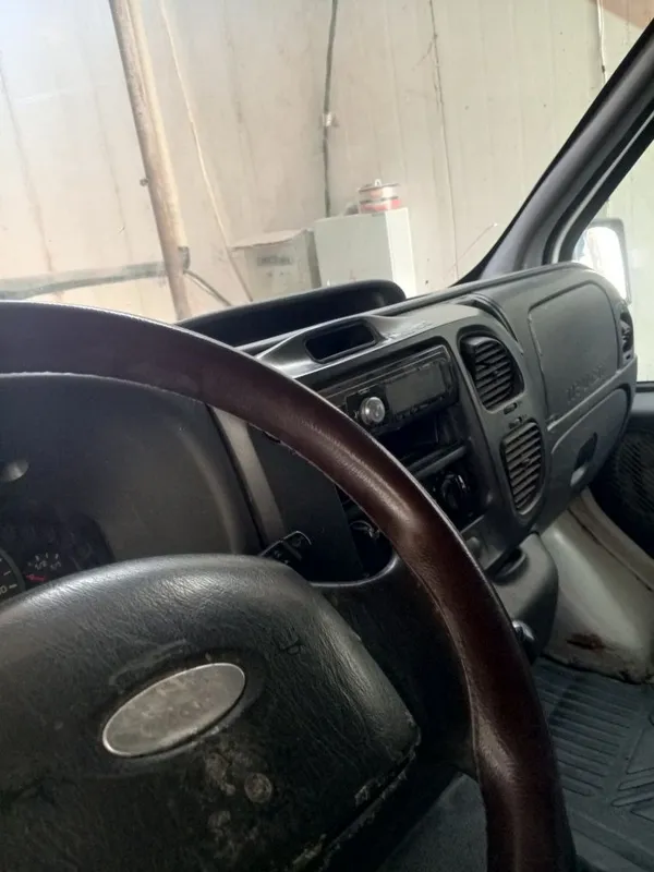 Ford sotiladi 2003 3 Ford sotiladi 2003 3