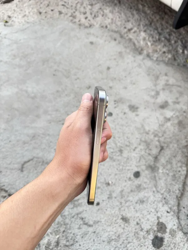 Iphone 15 pro max 512 GB batare 81 % — фото 2 Iphone 15 pro max 512 GB batare 81 % — фото 2