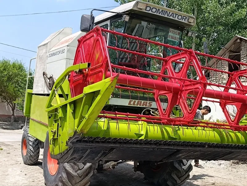 Claas Dominator 130 — фото 1