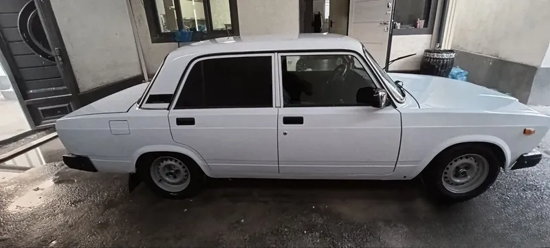 Lada 2107 sotiladi sirochna 2 Lada 2107 sotiladi sirochna 2