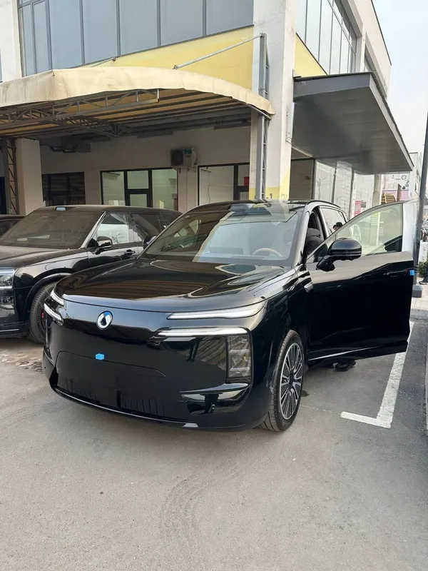 **Denza N9 Restyling yangi model