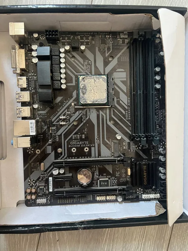 Gigabyte B450M DS3H V2 + Ryzen 5 2600X 2 Gigabyte B450M DS3H V2 + Ryzen 5 2600X 2