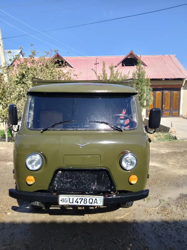 УАЗ бортовой 3303