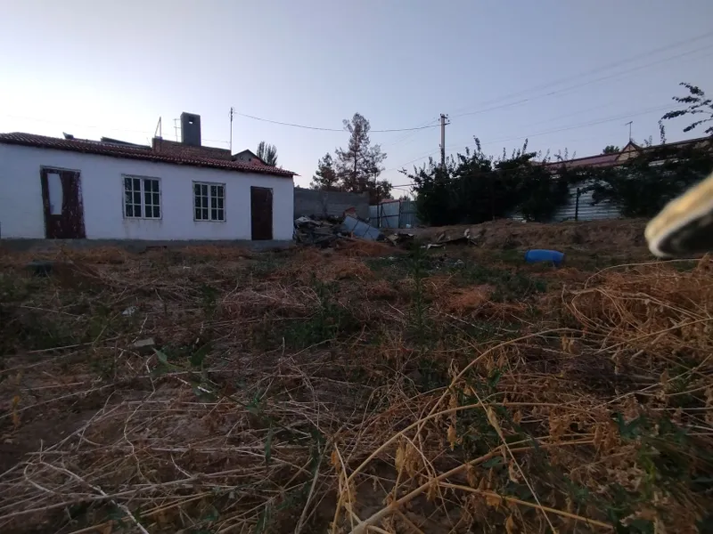 Участка сотилади 4,25 сотих икки хона времянка бор . Свет газ сув бор 1 Участка сотилади 4,25 сотих икки хона времянка бор . Свет газ сув бор 1