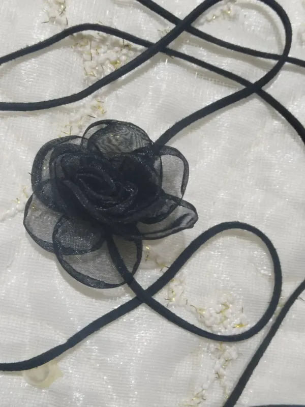 Qora gulli ayollar chokeri 2 Qora gulli ayollar chokeri 2