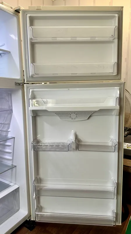 LG 720 modeldagi muzlatkichni shoshilinch sotaman 3