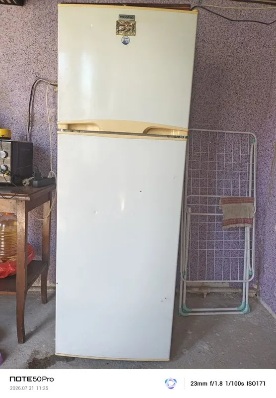 Продаётся холодильник 3