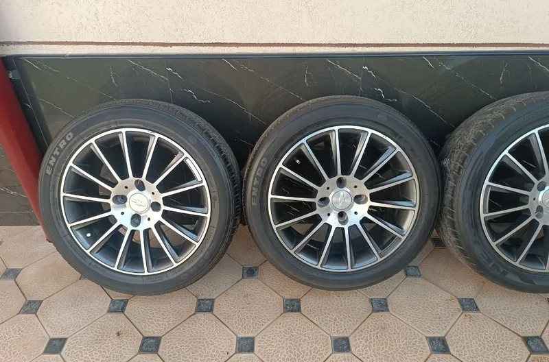 Продаются диски и шины Mercedes, размер 205/50 R16, состояние хорошее 2