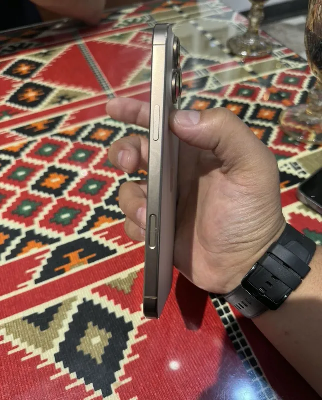 iPhone 16 Pro Max 3