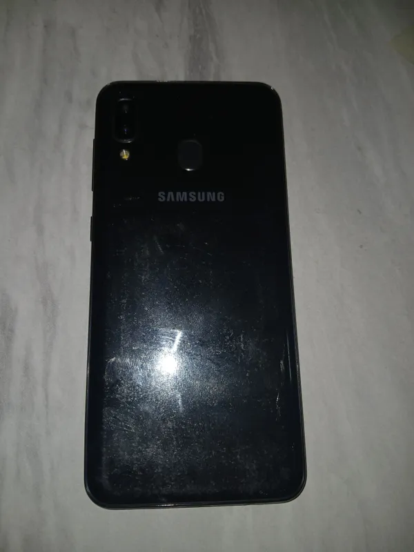 Samsung Galaxy A20 — фото 2
