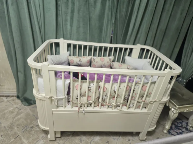 Продаётся детская кровать, 2,5 млн, немного торг уместен 3 Продаётся детская кровать, 2,5 млн, немного торг уместен 3