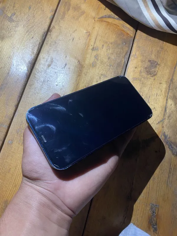 Iphone 12 karabka dakument bor 8