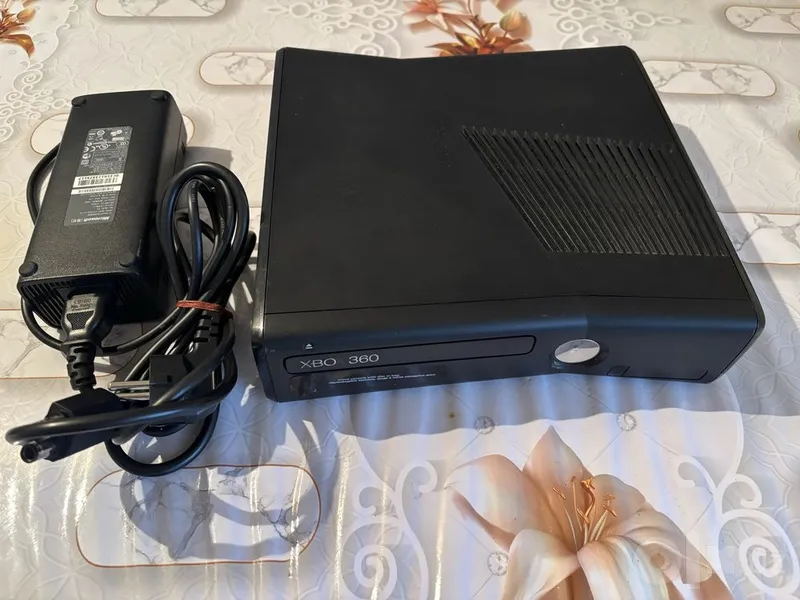 Продам Xbox 360 2 Продам Xbox 360 2