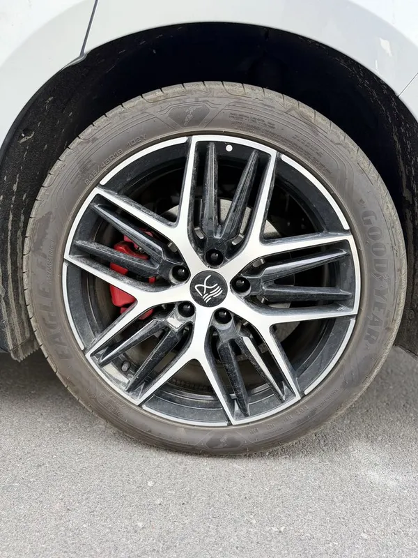 BYD Han L EV 601 kmli 2.7s 7 BYD Han L EV 601 kmli 2.7s 7