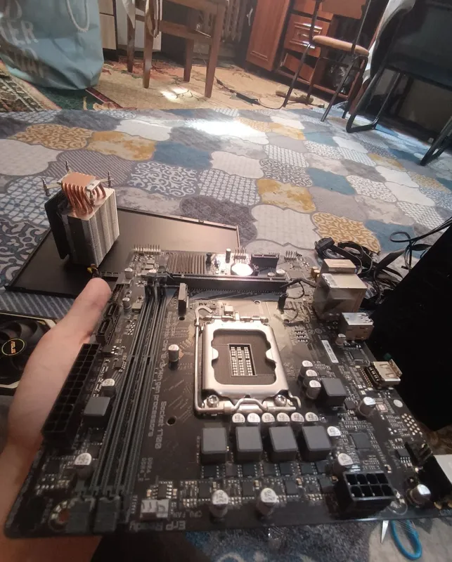 Материнская плата Gygabyte H610M K DDR4 6 Материнская плата Gygabyte H610M K DDR4 6