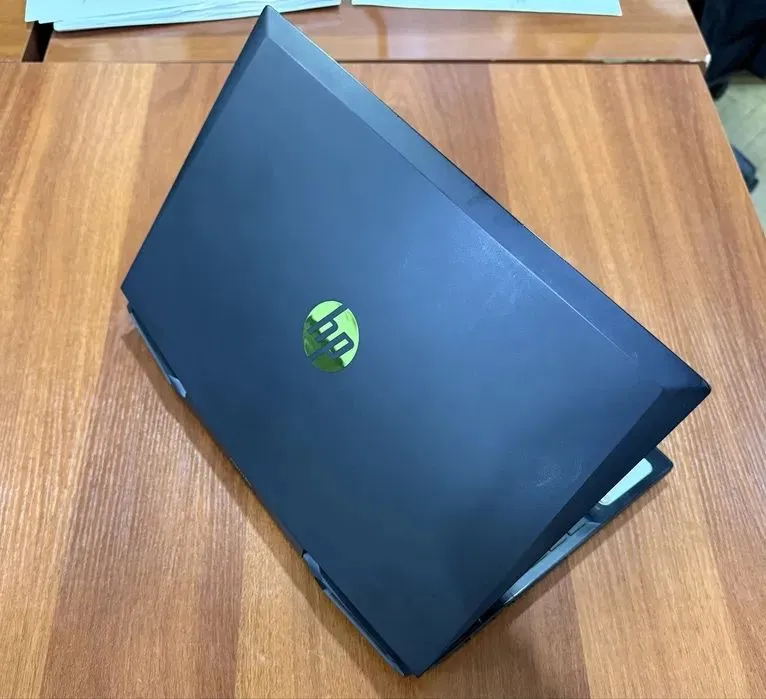 Hp pavilion gayming v15 1