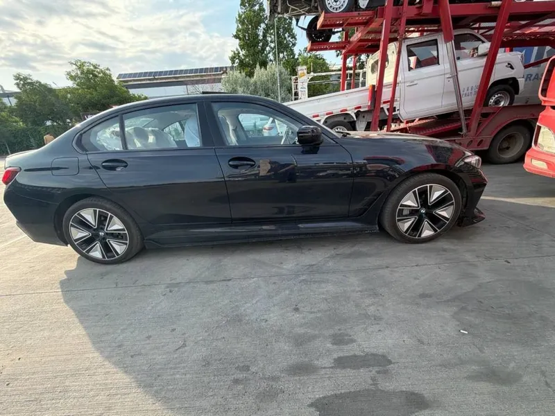 BMW i3 35L 2025 yil — фото 4