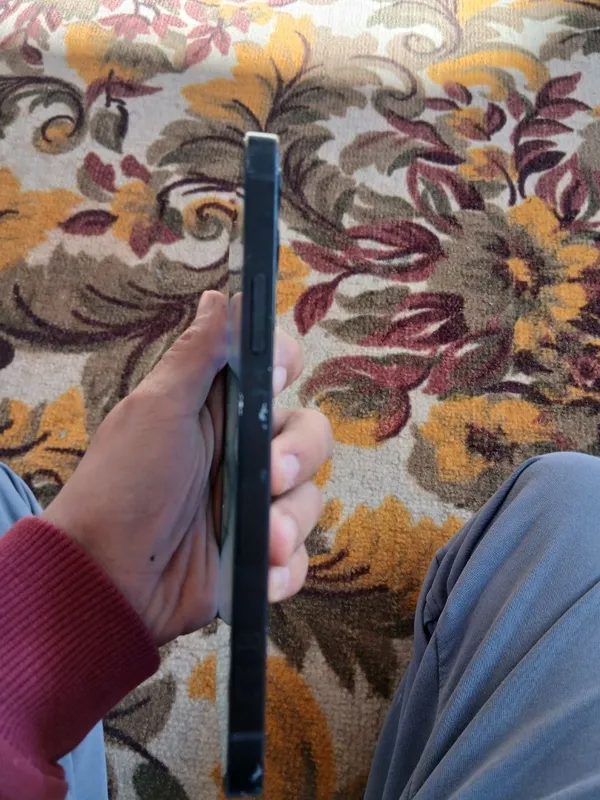 iPhone 12, память 64 ГБ, состояние 75% 5