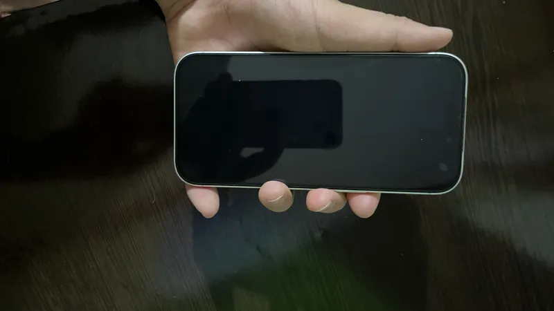 IPhone 17 Base Sim+e-Sim 256GB 100%Accumulator 8