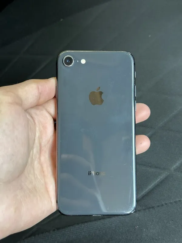 Iphone 8 64gb sotiladi