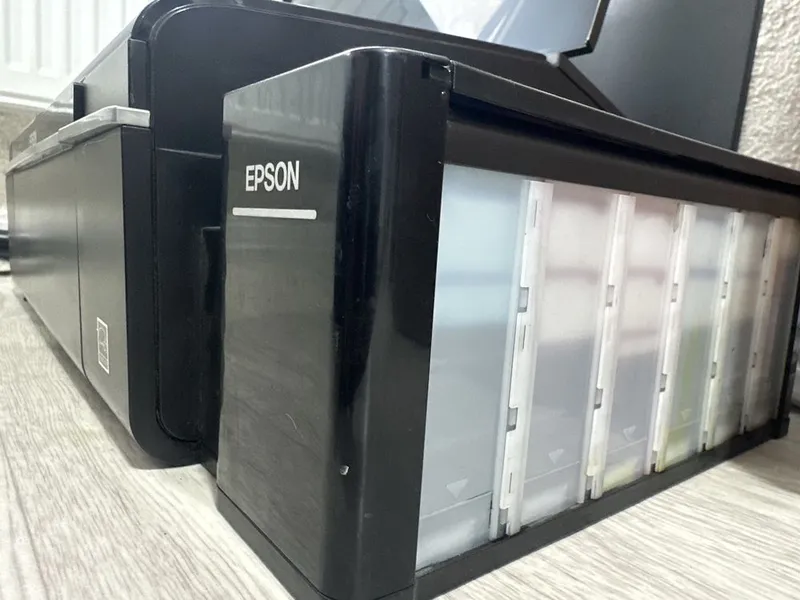 Printer Epson L805 1yil ishlatganman — фото 2