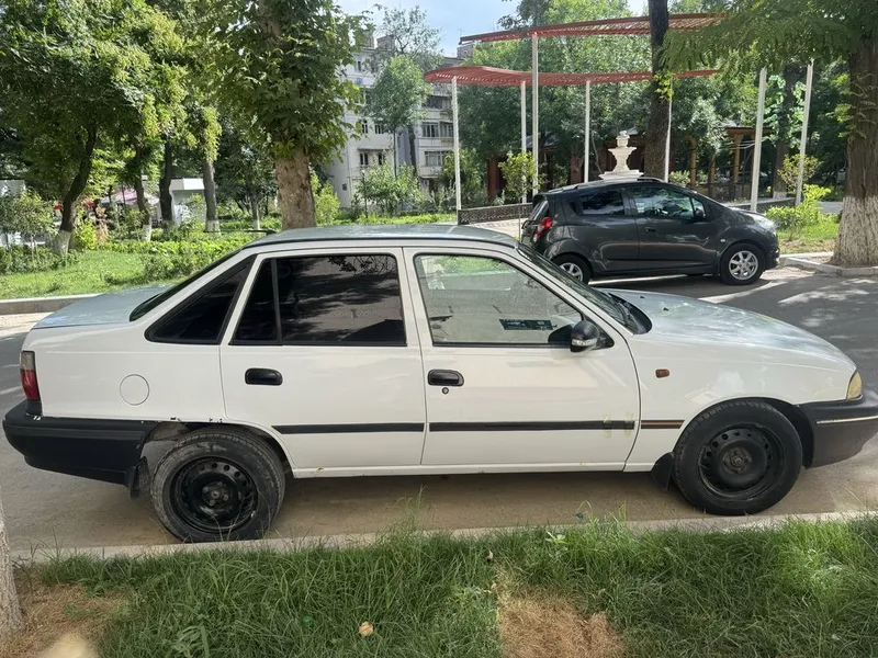 Nexia 1 sotiladi xolati ortacha gazi bor yurib turibdi 4