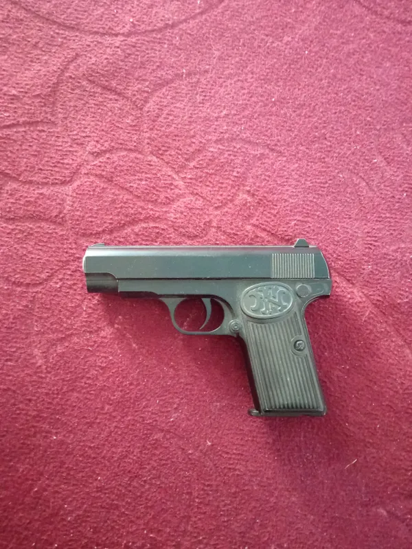 pistolet 1 pistolet 1