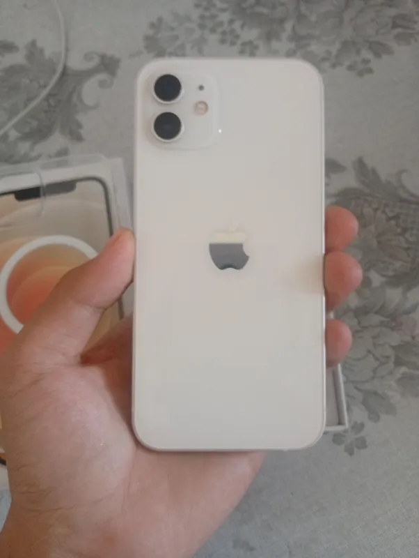 iPhone 12 3