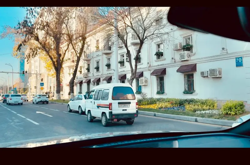 Продаётся просторная 3-комнатная квартира в кирпичном доме 1