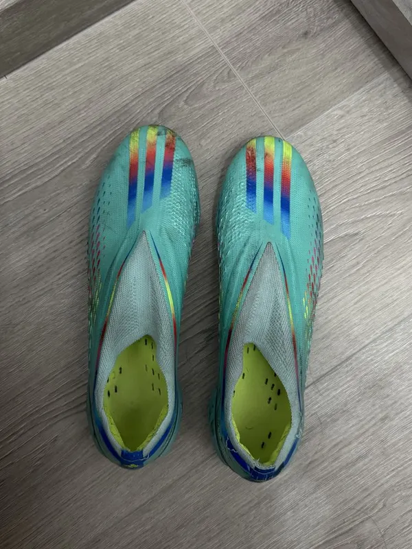 Adidas futbol butsalari sotiladi 1 Adidas futbol butsalari sotiladi 1