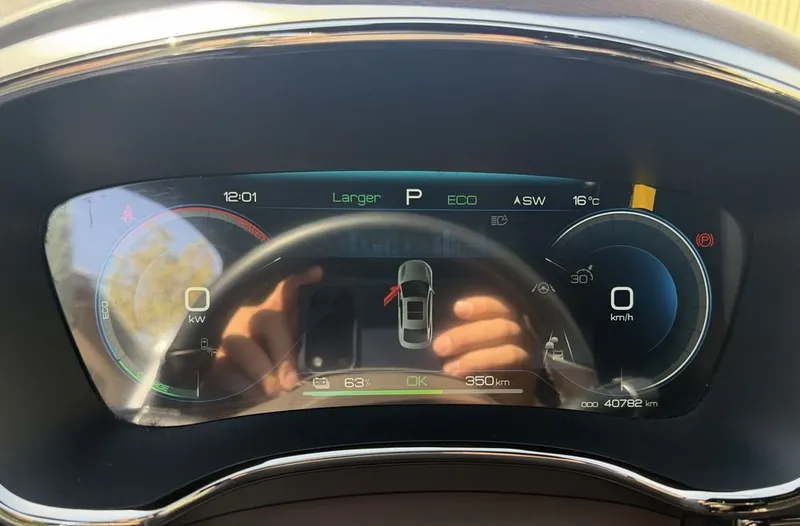 BYD Xan, 3,9 сек, два мотора 5 BYD Xan, 3,9 сек, два мотора 5