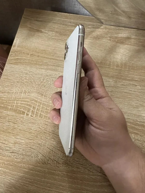 iPhone 11 Pro Max 6