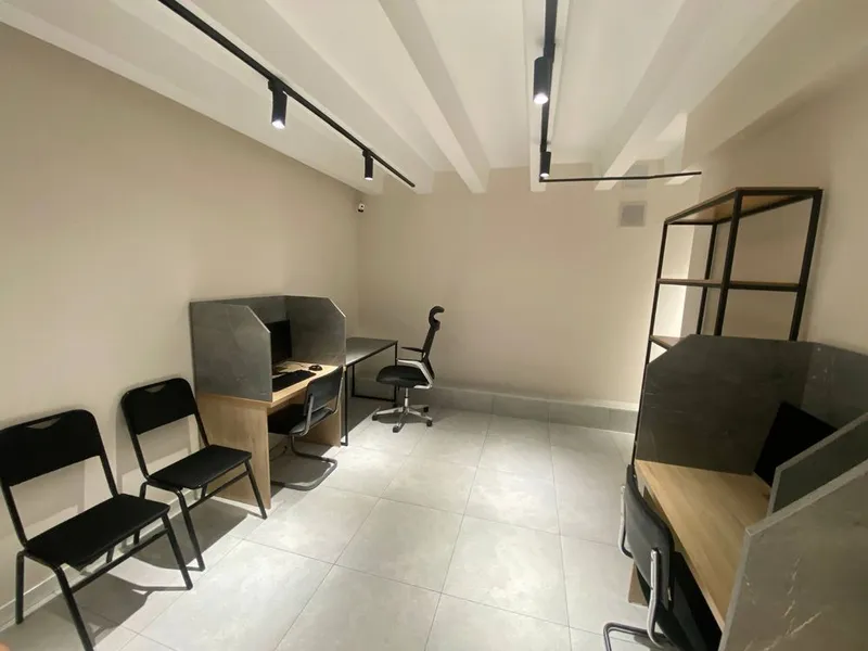 Аренда Под Офис 20м2 С Мебелью! Лабзак 300$