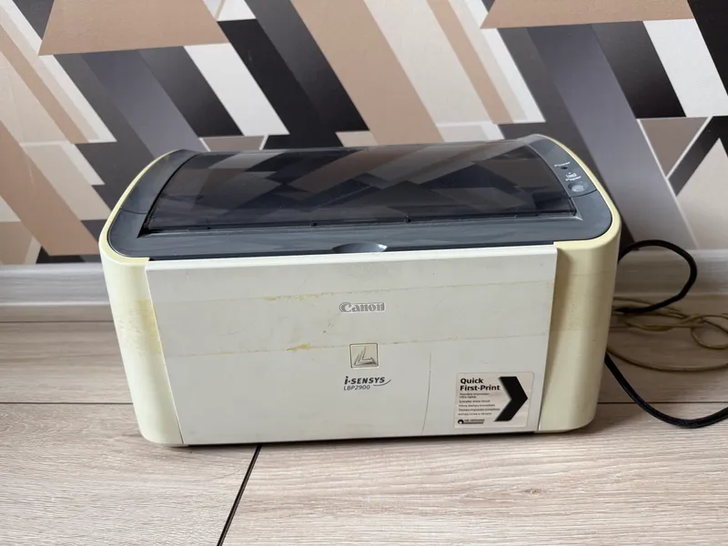 Это лазерный принтер Canon i-SENSYS LBP2900