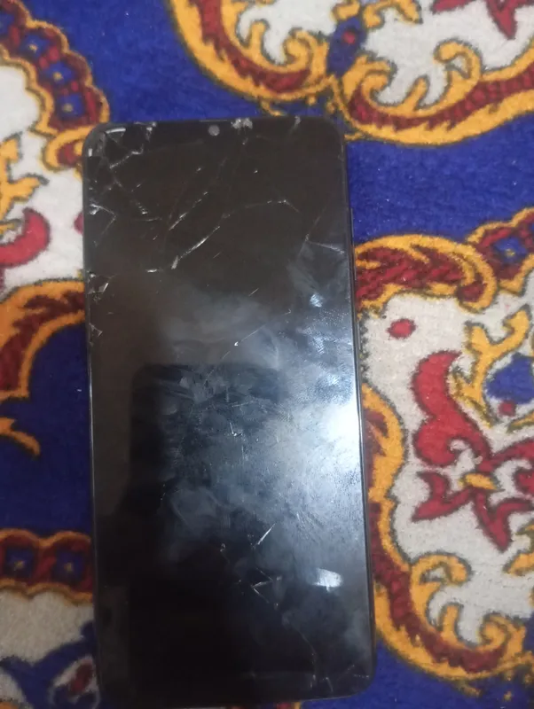 samsung A70 adashmasam 200.000 ming ekrani singan 2