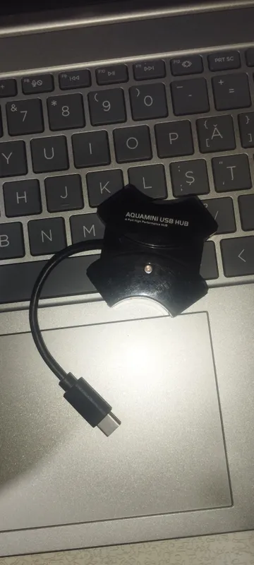 typ-c va 4 ta USB hub 3