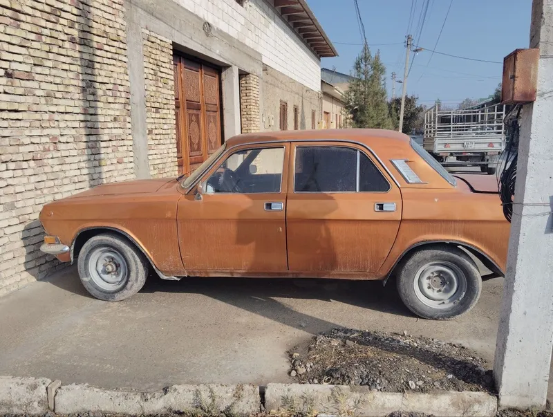 Волга 2410 золотой 4