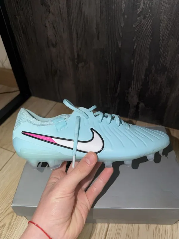 Продам новые оригинальные бутсы Nike Tienpo 43его размера 3 Продам новые оригинальные бутсы Nike Tienpo 43его размера 3