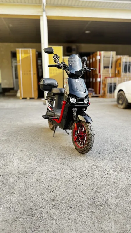 Skuter sotiladi yangi 2 Skuter sotiladi yangi 2