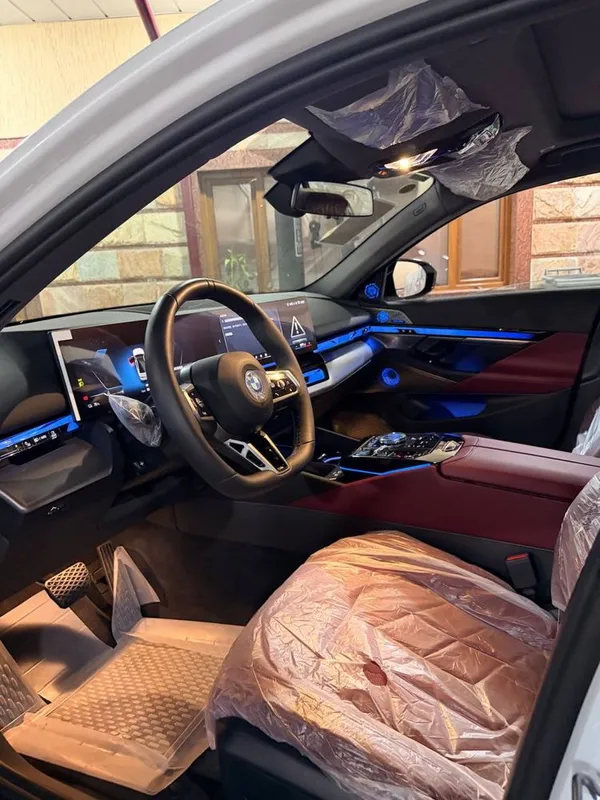 BMW i5 L35 2025/2025 8 BMW i5 L35 2025/2025 8