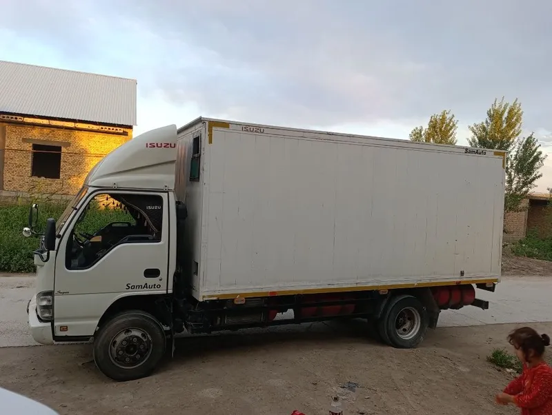 Isuzu 2015 6 ta gaz baloni kuzuv abshivka qilingan ishga tayyor — фото 5