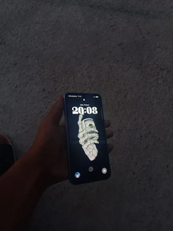 Telefon sastyanasi chotki karopka bor qirlmagan — фото 1