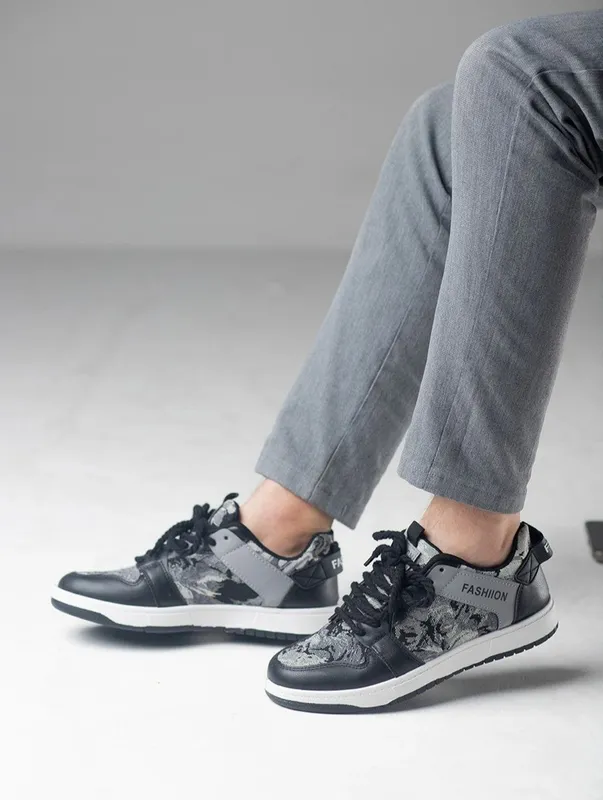 Кроссовки новые 42-43 2