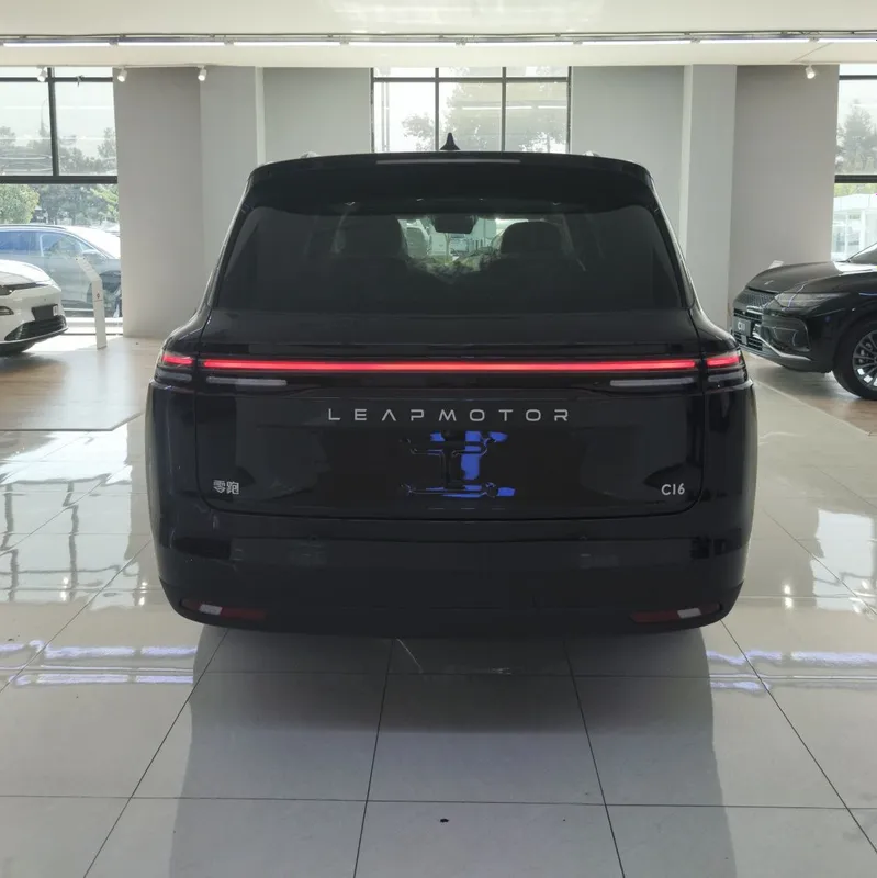 Leapmotor C16 210KM Gibrid Premium Dop opsiya 2025 3 yil kafolat — фото 2